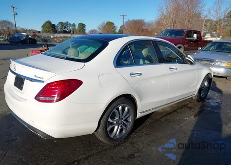 2016 Mercedes-Benz C 300 4Matic из США, поврежденный, VIN WDDWF4KB4GR172378